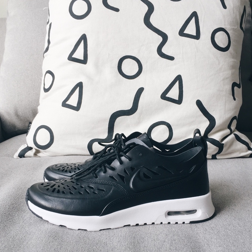 Nike Black Leather AIR MAX Thea SZ 7